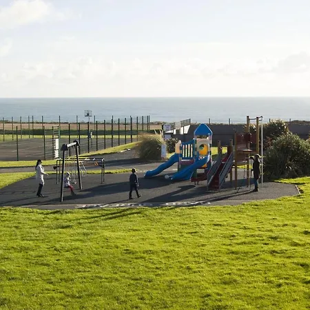 Hookless Holiday Homes