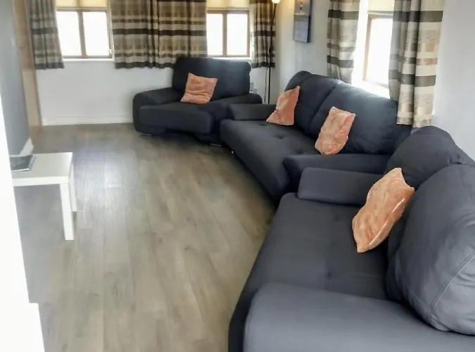 Hookless Holiday Homes