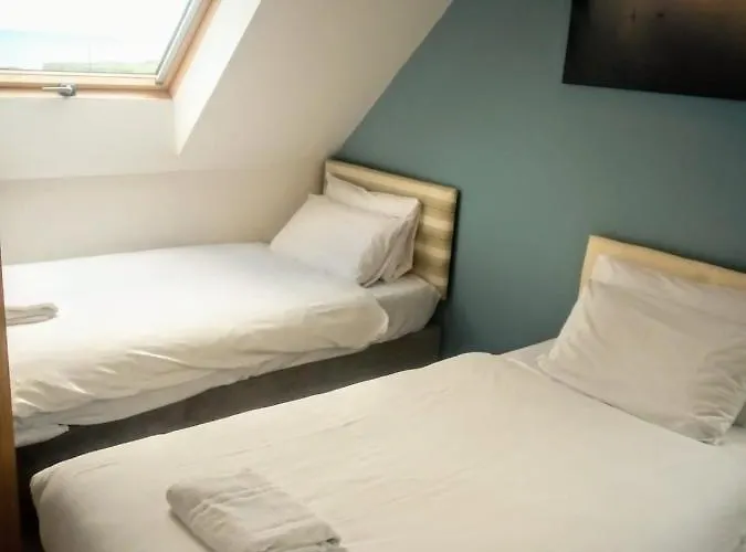 Hookless Holiday Homes 4*